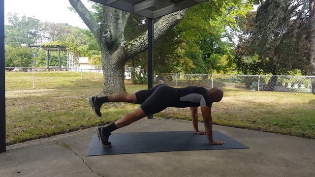 Tricep Static Stength Exercise смотреть онлайн