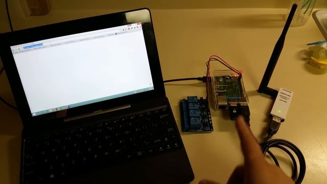 Testing PHP relay activation on my Raspberry Pi 2 смотреть онлайн