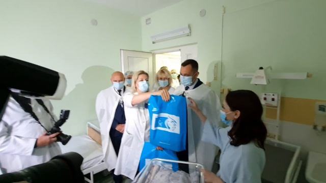 В Витебске поздравили мам, родивших детей в День народного единства. смотреть онлайн