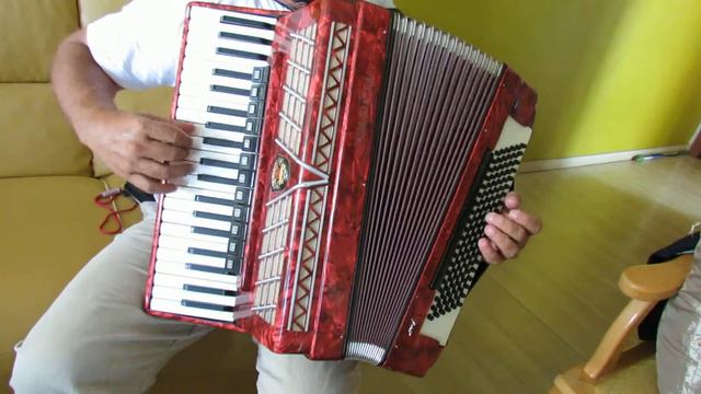 Acordeon Royal Standart 120 Baixos смотреть онлайн