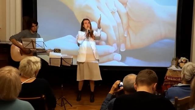 Я на теплой ладони бога. Песня. Творческий вечер 22.09.2021г. смотреть онлайн