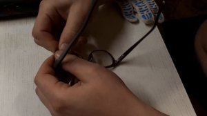 Своими руками Аккуратная замена линзы в пластиковой оправе очков