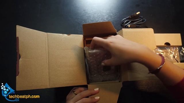 Fujifilm Instax Mini LiPlay Unboxing смотреть онлайн