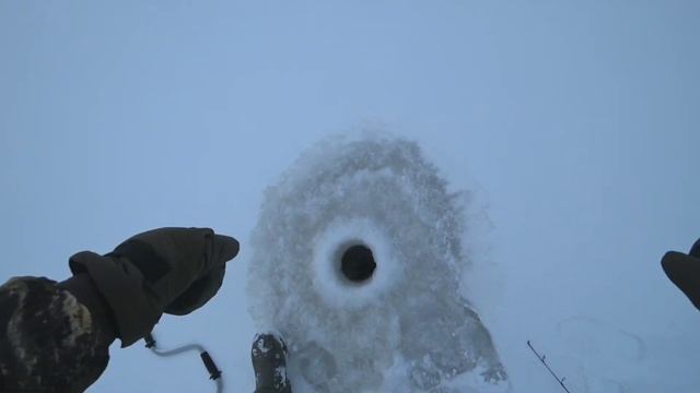 Зимняя Рыбалка в Карелии. Удочка из Китая смотреть онлайн