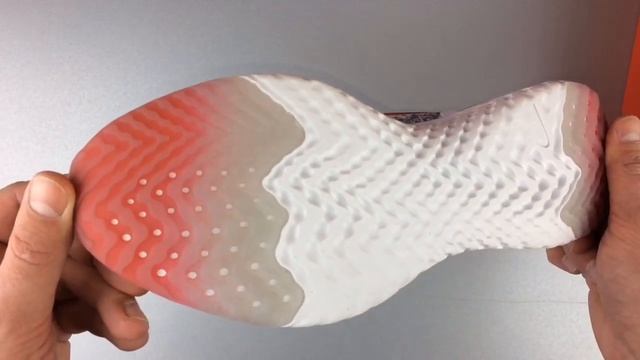 Кроссовки Nike Epic React Flyknit смотреть онлайн
