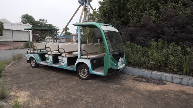 This massive abandoned theme park wanted to compete with Disney смотреть онлайн