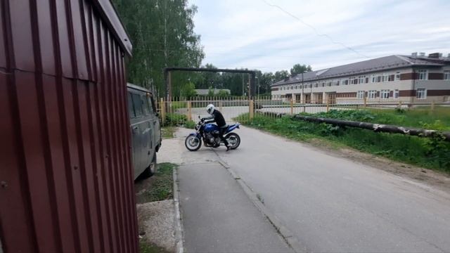 жить без мотоцикла скучно Поэтому чтобы не было скучно купила себе мото Honda Hornet смотреть онлайн