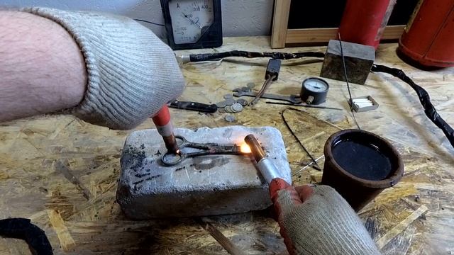 Плавим металл электричеством! Эксперименты! смотреть онлайн