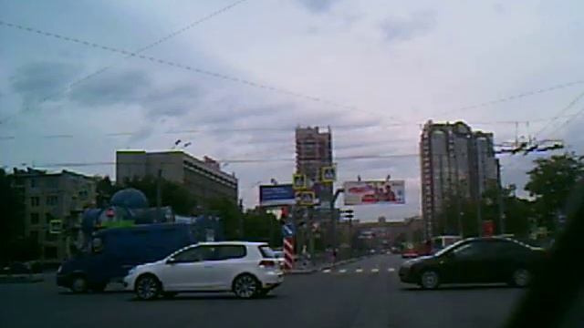 Дом, работа, сквозь пробки на мотоцикле смотреть онлайн