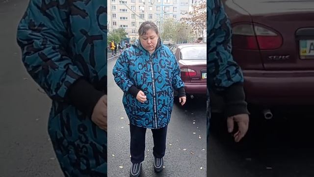 Инсульт, учусь ходить без трости на улице. смотреть онлайн