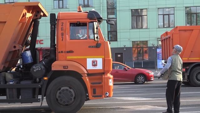 ПРОВЕРИЛ СКОЛЬКО ЗАРАБАТЫВАЮТ МОЙЩИКИ ФАР В МОСКВЕ смотреть онлайн