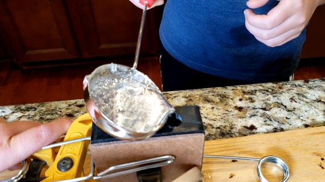 CASTING YOUR OWN CHESS SET -Cubscout Eric Adventures MERIT BADGE SERIES- Prince August Casting sets смотреть онлайн