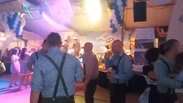 Подмосковные вечера на Oktoberfeste смотреть онлайн