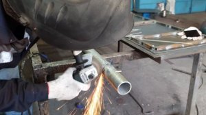 Как держать электрод при сварке неповоротного шва трубы