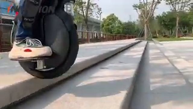 Test Suspension on INMOTION V11 Electric Unicycle смотреть онлайн