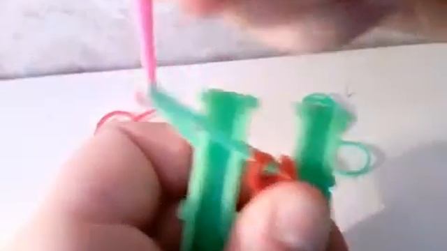 ДОЛЬКА АРБУЗА   из резинок на рогатке