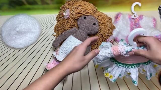 КУКЛА СО СВОИМ ГАРДЕРОБОМ ОДЕЖДЫ.. И ЭТО ОДНА ГОТОВАЯ РАБОТА ?)) смотреть онлайн