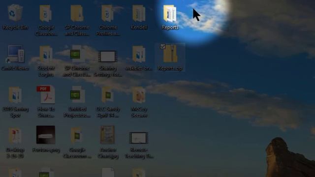 Create a Zipped Folder to Email Multiple Files as One Attachment (Windows 10) смотреть онлайн