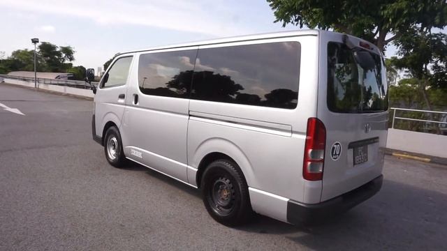 TOYOTA HIACE 3.0 DX M смотреть онлайн