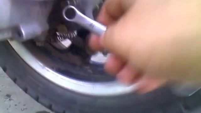 Замена масла в редукторе китайского скутера 139QMB смотреть онлайн