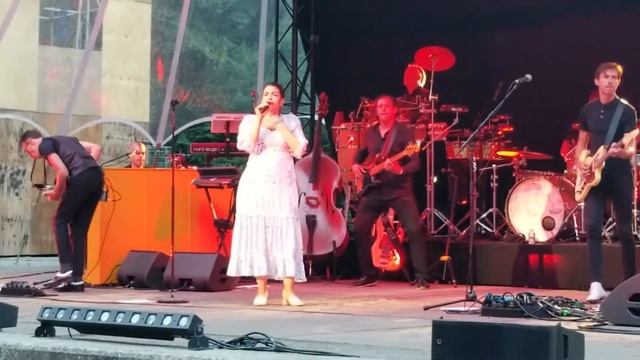 Caro Emerald - Tangled Up (Live)
