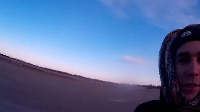 Пьем чай. Сидим на диване. реклама туризма АО смотреть онлайн