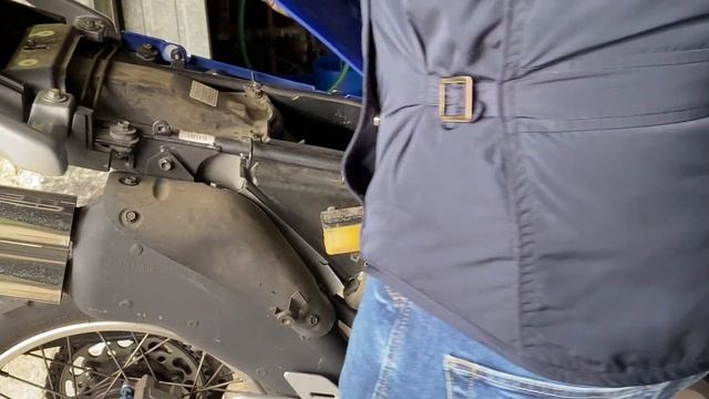 Batteria moto scarica? [NO PROBLEM] Riparti in 1 min! - HOW TO START MOTORBIKE смотреть онлайн