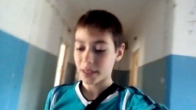 Исследовали заброшку. Нашли кучу вещей бомжей. Сталк. Встретили блогеров. смотреть онлайн