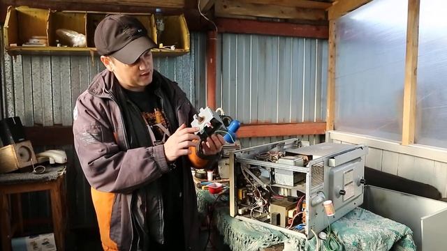 Ремонт микроволновки Sharp R-7G55 смотреть онлайн