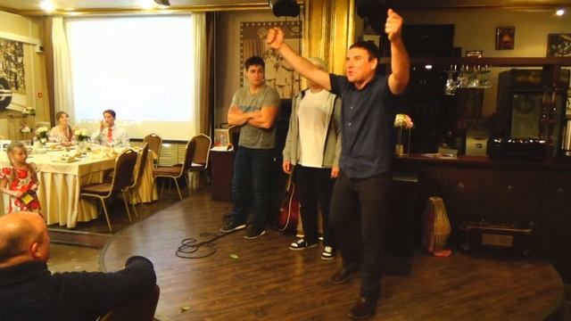 Сценка ЗА КУЛИСАМИ смотреть онлайн