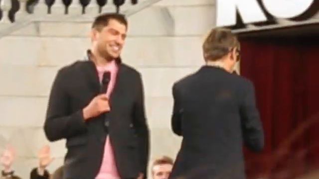 Шоу Влада Лисовца в ТЦ "Охотный ряд" 1 смотреть онлайн