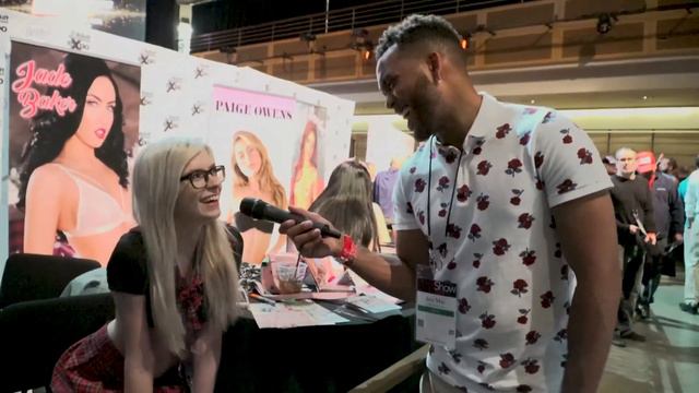 Jocelyn Sweets' steamy car experience - AVN 2019 смотреть онлайн