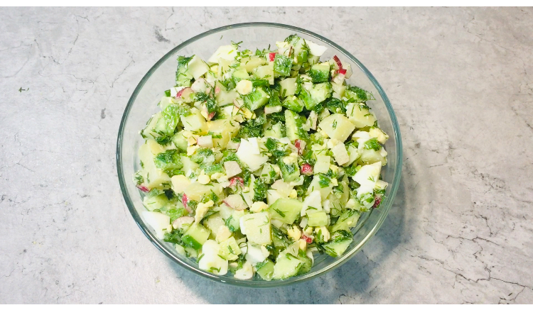 Салат «Дачный»: простые ингредиенты, вкусное сочетание