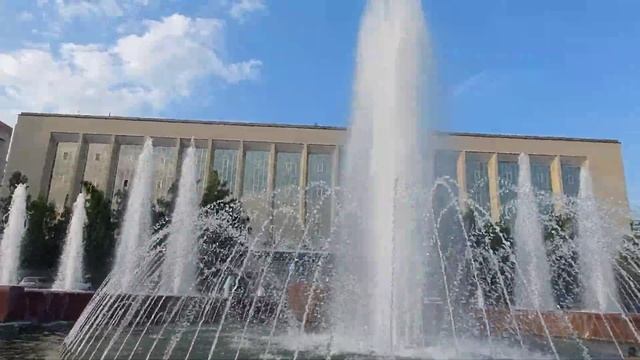 ФОНТАН НА ГПНТБ 4К/ НОВОСИБИРСК/ ЛЕТО 2021/КРУПНЕЙШИЙ ФОНТАННЫЙ КОМПЛЕКС В НОВОСИБИРСКЕ С ПОДСВЕТКО смотреть онлайн