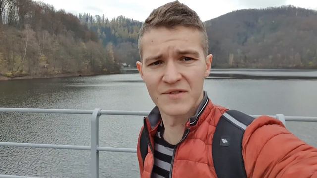 Плотина, озеро и подвесной мост. Любахув, Польша. смотреть онлайн