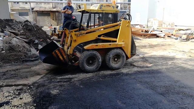 мини погрузчик - асфальтируем ПУМом 500 смотреть онлайн