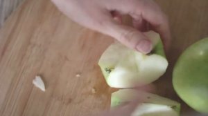 ОВОЩНОЙ СМУЗИ (огурец, яблоко, сельдерей, шпинат) | список ингредиентов под видео ?