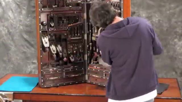 Loading the Studley Tool Chest смотреть онлайн