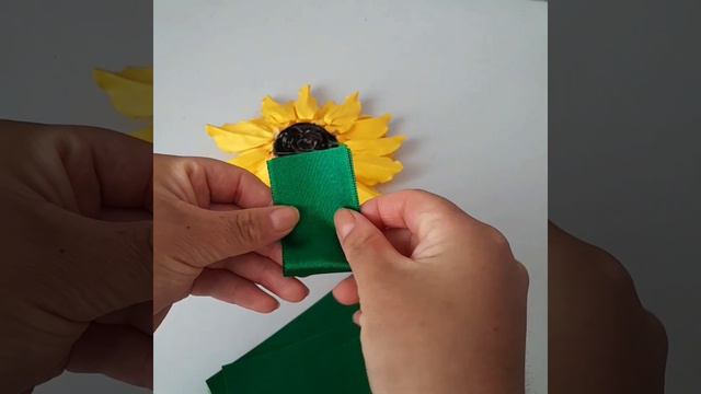 tutoriales/ girasoles eternos con cinta paso a paso/ girasoles de listón смотреть онлайн