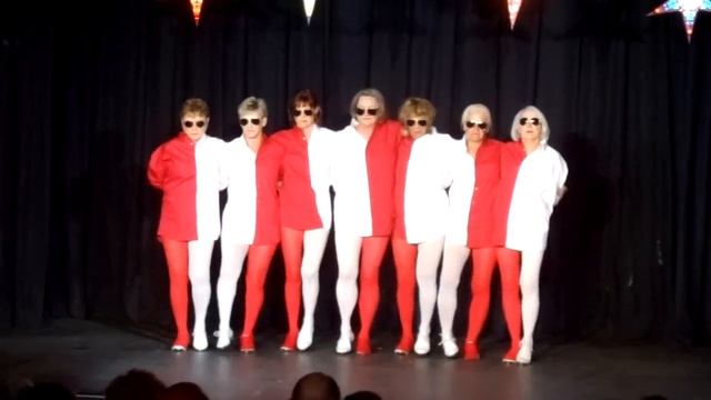 Optical Illusion Dance - Red and White смотреть онлайн