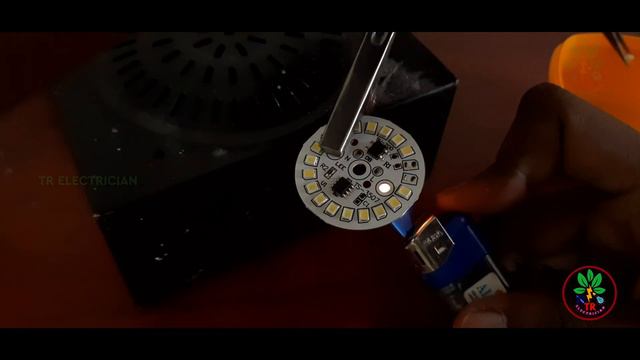 How to remove LED chip from Direct on circuit board (9w led bulbs 💡🤔) in Tamil //TR ELECTRICIAN // смотреть онлайн