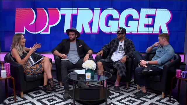 150+ Students Walk Out In PROTEST Of Transgender Teen Using Locker Room смотреть онлайн