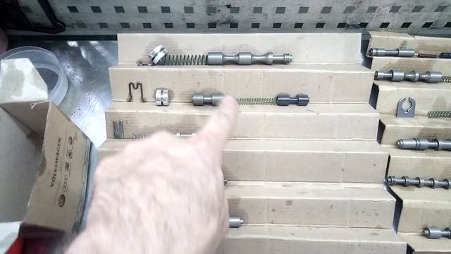 Клапаны POWERSHIFT 6DCT450 расположение в мозгах. POWERSHIFT valves are located in the valve body. смотреть онлайн