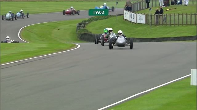 Buzzing little F3 racers swarm Goodwood смотреть онлайн