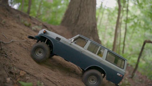 RC4WD FJ55 LWB TF2 Running Video смотреть онлайн