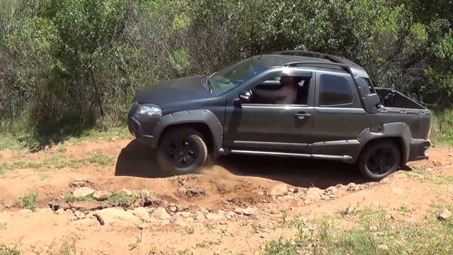 Fiat Strada Adventure Locker 1.6 16 v e torq смотреть онлайн