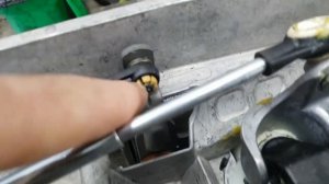 Шкода Фабия мк2. Плохо включается 2 и 4 передачи. Замена тросов кулисы. Заметки.