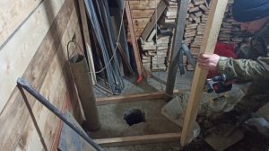 Скважина на воду в гараже в тяжёлых условиях Ударно-Канатным Способом (УКБ). ЧАСТЬ 1