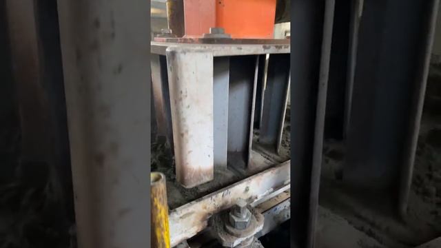 Вибропрессованная Брусчатка Старый город на оборудовании Рифей Кондор. Сезон 2022 смотреть онлайн