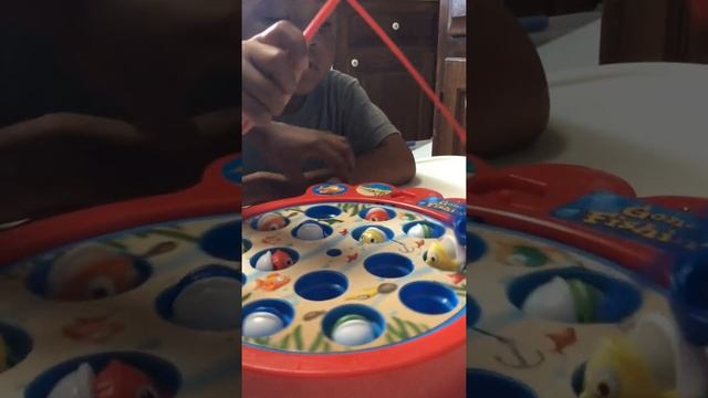 Playing a game of Gone Fishin' смотреть онлайн